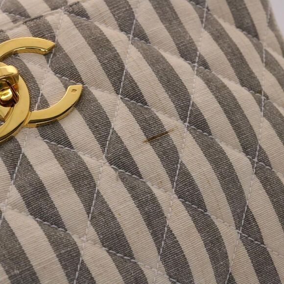 Chanel Matelassé White Canvas Shoulder Bag (Pre-Owned) - Picture 12 of 16